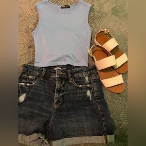 Cropped tank top, tie back.